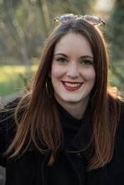 Une image contenant personne, ext�rieur, souriant

Description g�n�r�e automatiquement